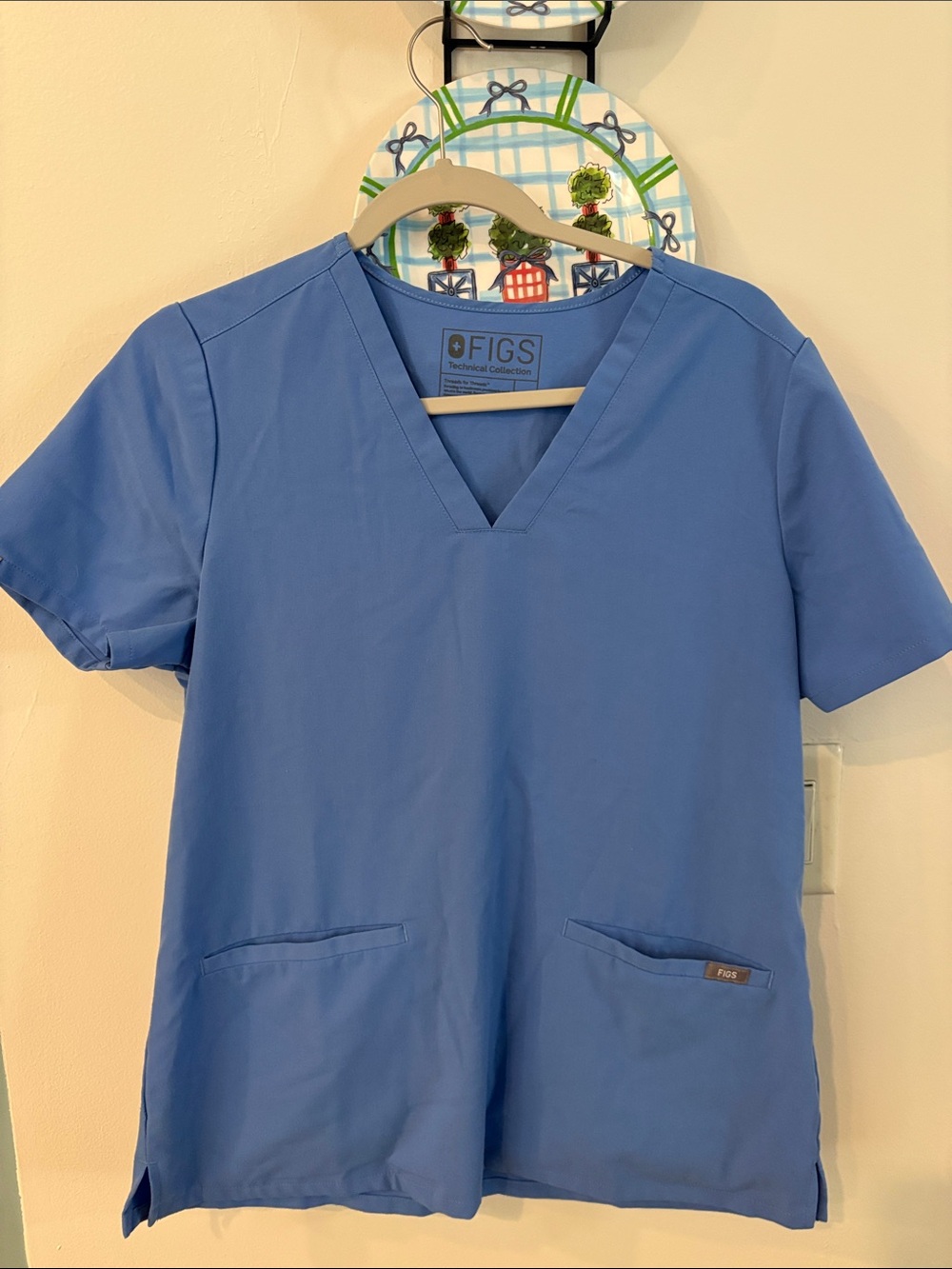 FIGS CASMA CEIL BLUE SCRUB TOP
